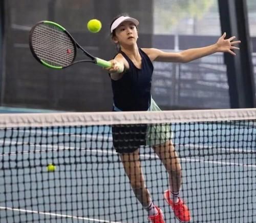 撕裂到脚踝 撕裂到脚踝